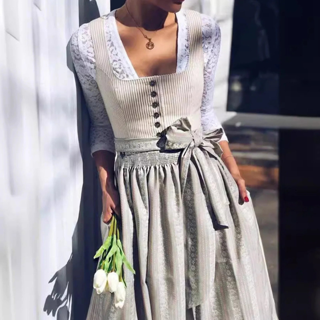 Palmyre | Robe Dirndl Moderne et Élégante, Col Carré, Boutonnée à l’Avant, Taille Ceinturée, Mi-Longue