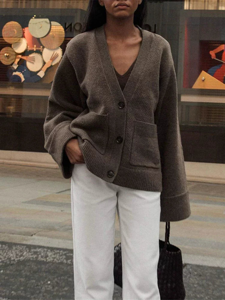 Émilienne | Cardigan Femme Oversized en Mélange Laine avec Col V et Boutons sur le Devant
