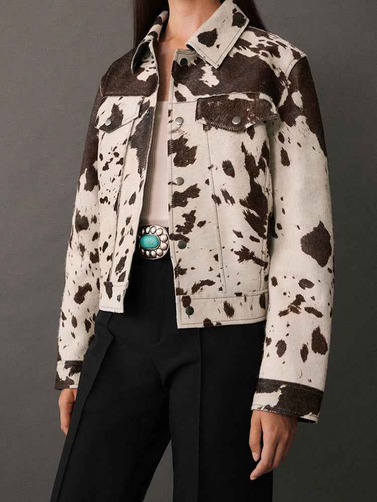 Axeline | Veste Femme Imprimé Vache Chic avec Col Revers et Boutons Pression