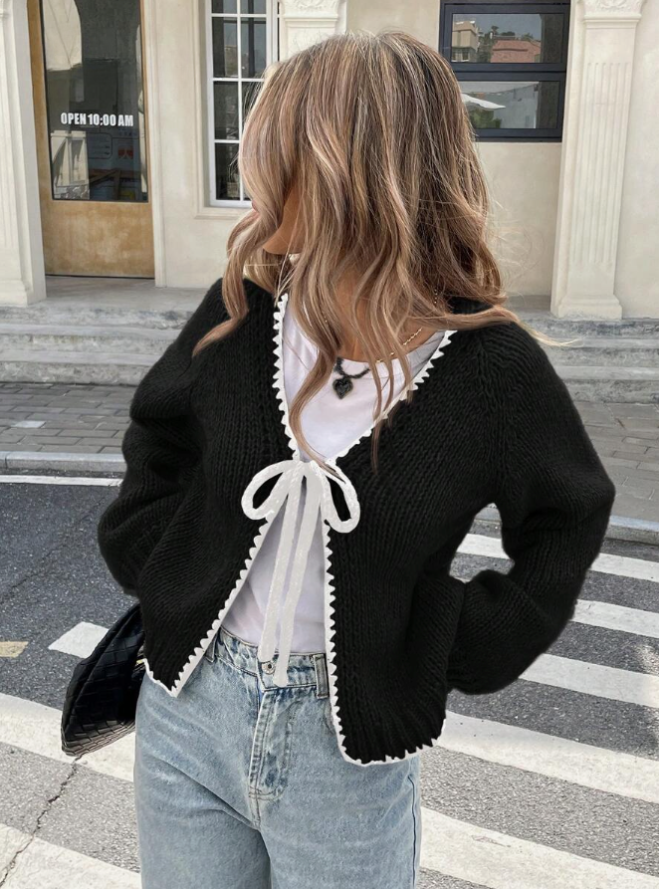 Tie-Front Knit Cardigan | Gilet Court en Maille avec Liens à Nouer & Finitions Contrastées