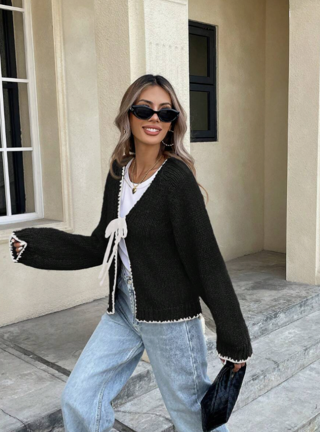 Tie-Front Knit Cardigan | Gilet Court en Maille avec Liens à Nouer & Finitions Contrastées