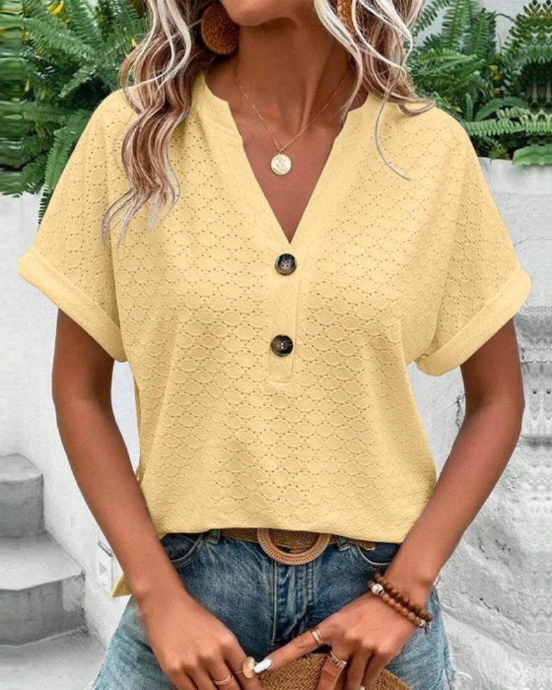 Haut à Manches Courtes avec Col V pour Femme – Style Léger pour les Journées Chaudes