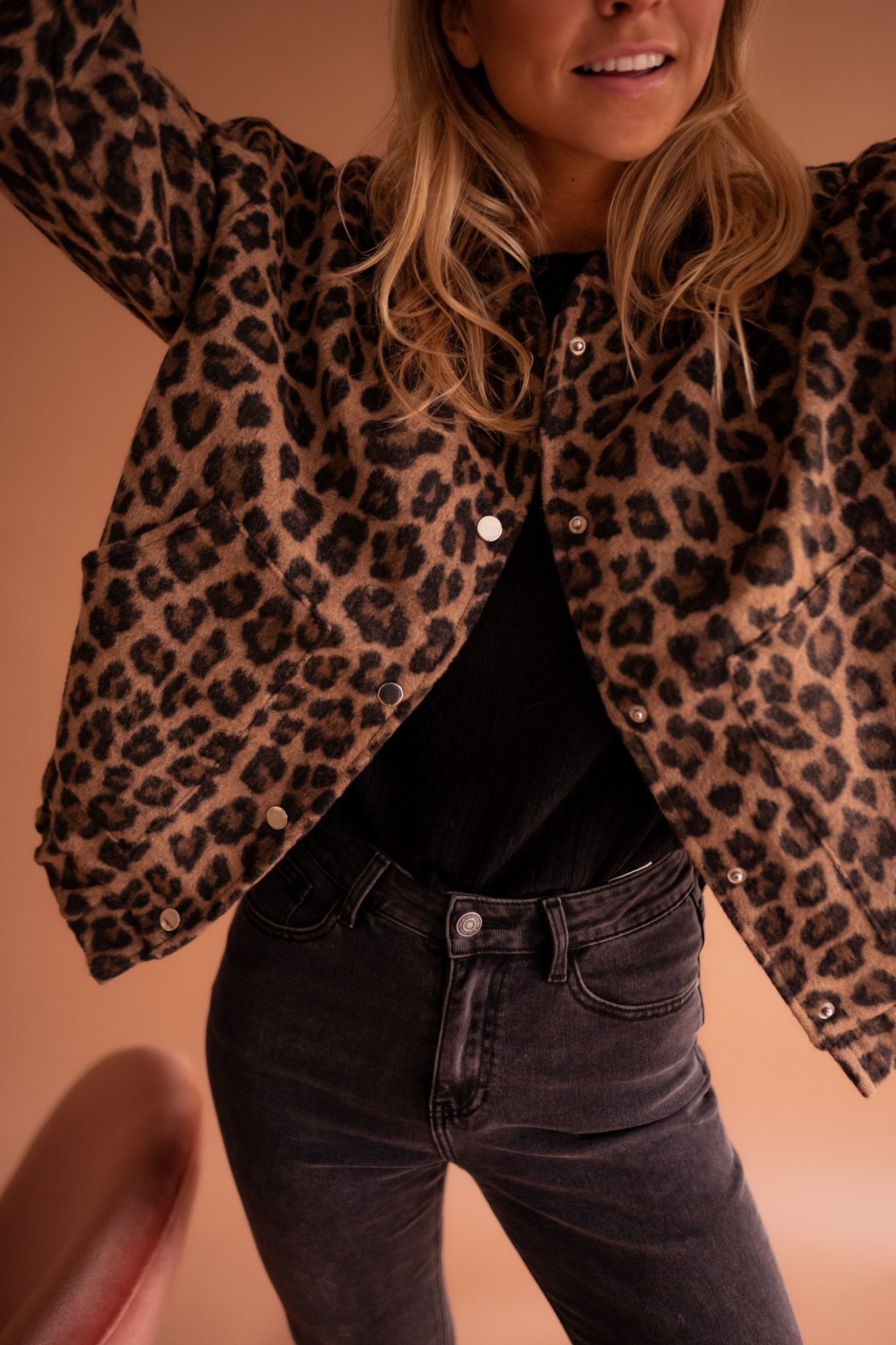 Euphémie | Veste Femme Stylée à Boutons Motif Léopard