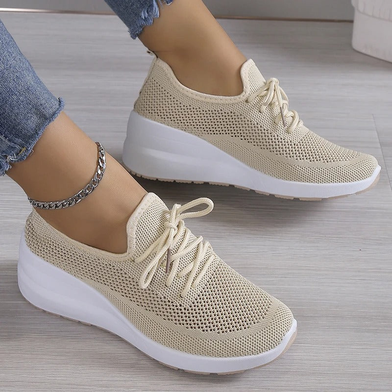 Emeline | Sneakers Orthopédiques Femme en Mesh Respirant à Lacets et Semelle Compensée