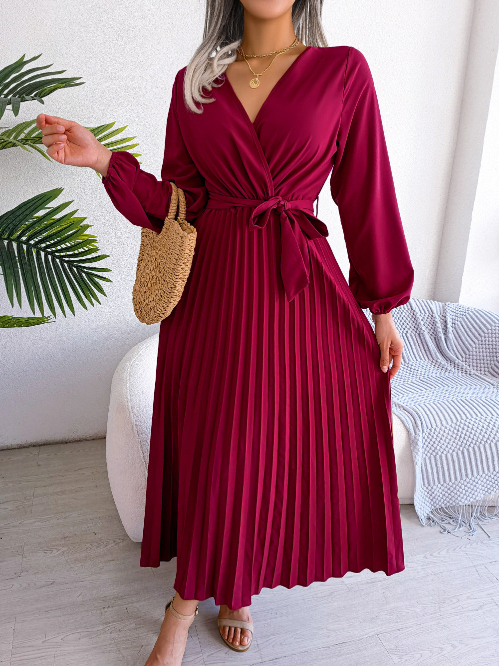 Robe Maxi Femme Élégante Plissée avec Ceinture et Silhouette Féminine