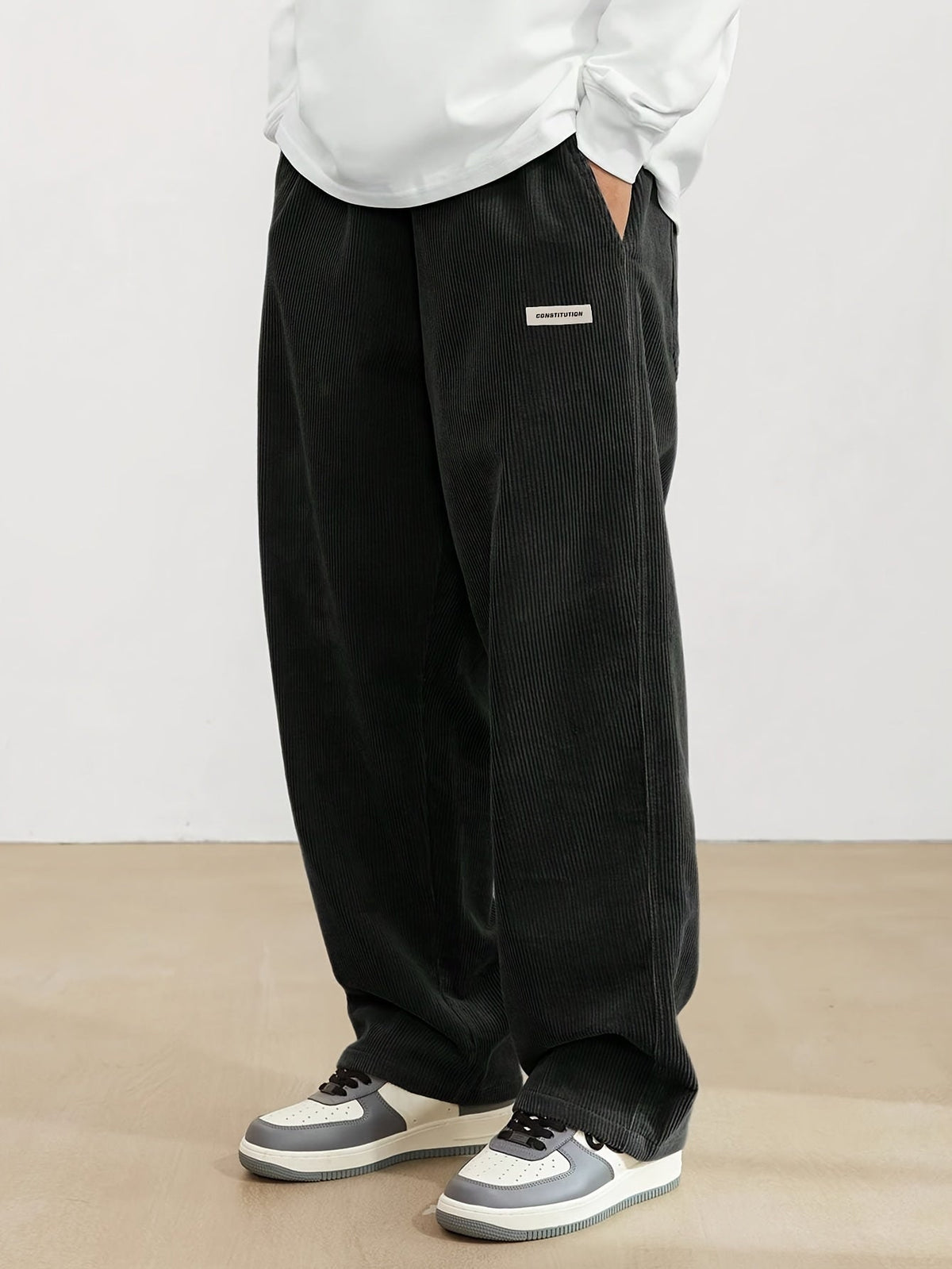 Pantalon en velours côtelé à coupe ample – Tendance, confortable & urbain