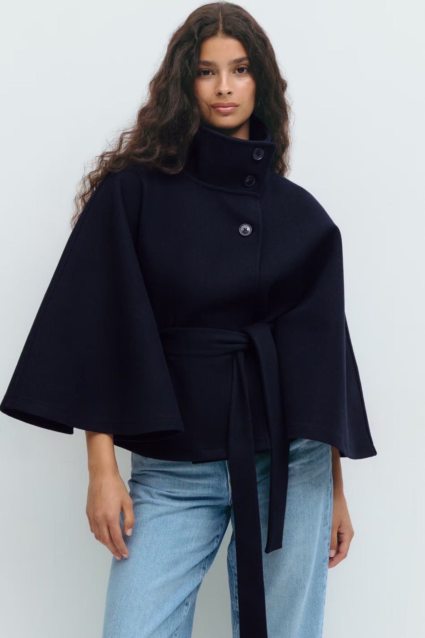 Cape Élégante Femme avec Ceinture et Col Montant