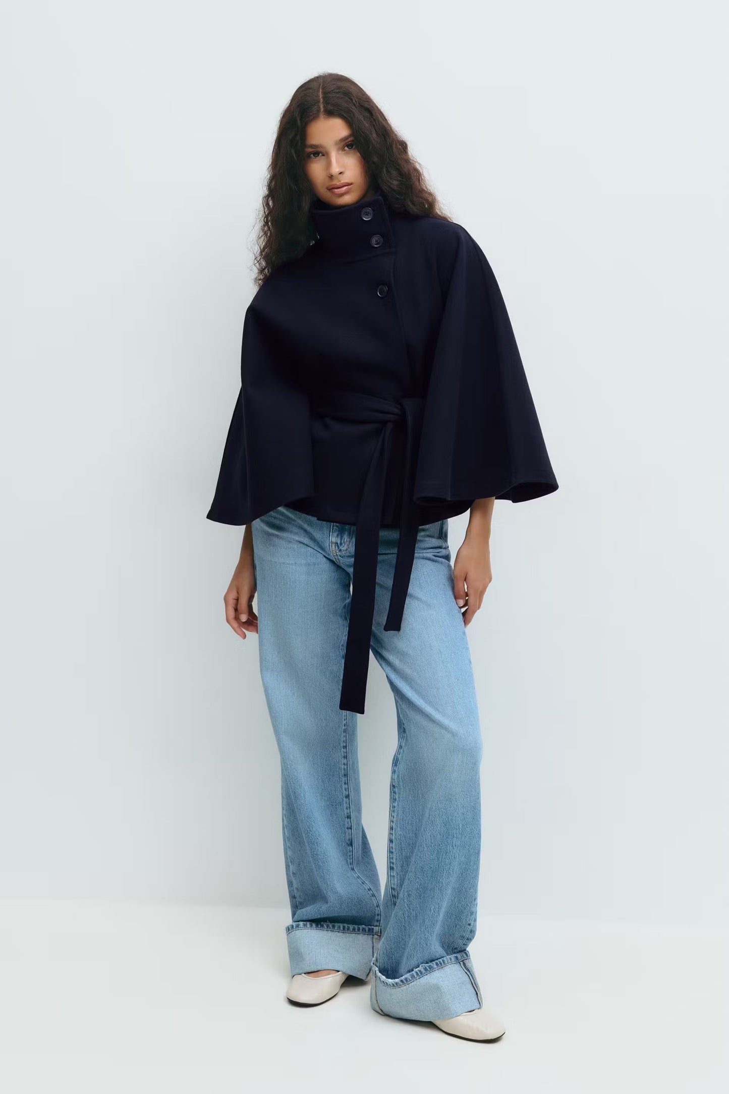 Cape Élégante Femme avec Ceinture et Col Montant