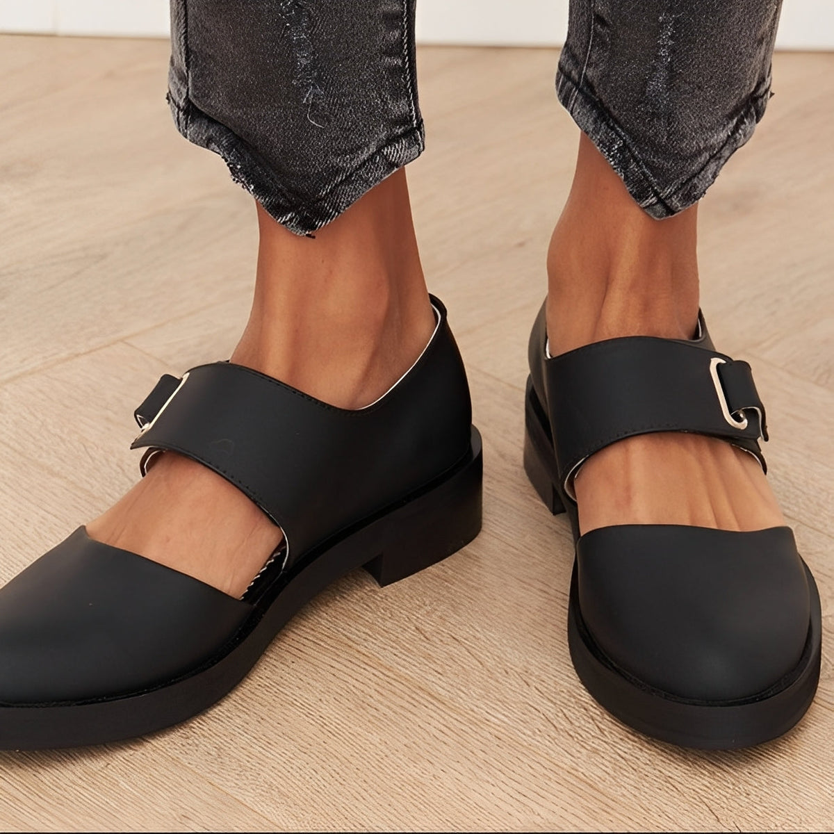 Chaussures Femme Mary Jane avec Boucle – Élégance Intemporelle et Confort Quotidien