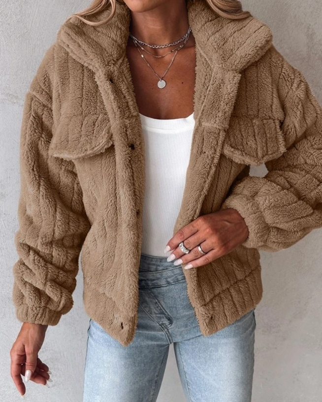 Léonie | Veste courte femme Teddy – Col à revers élégant, douce et stylée