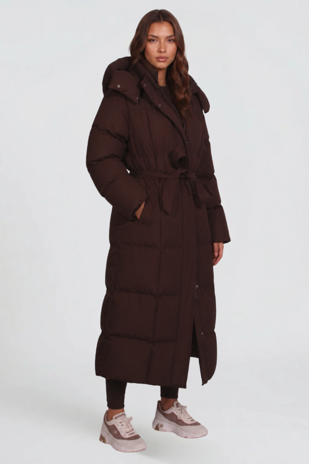 Manteau femme | Long manteau matelassé à capuche et ceinture à nouer pour les journées froides