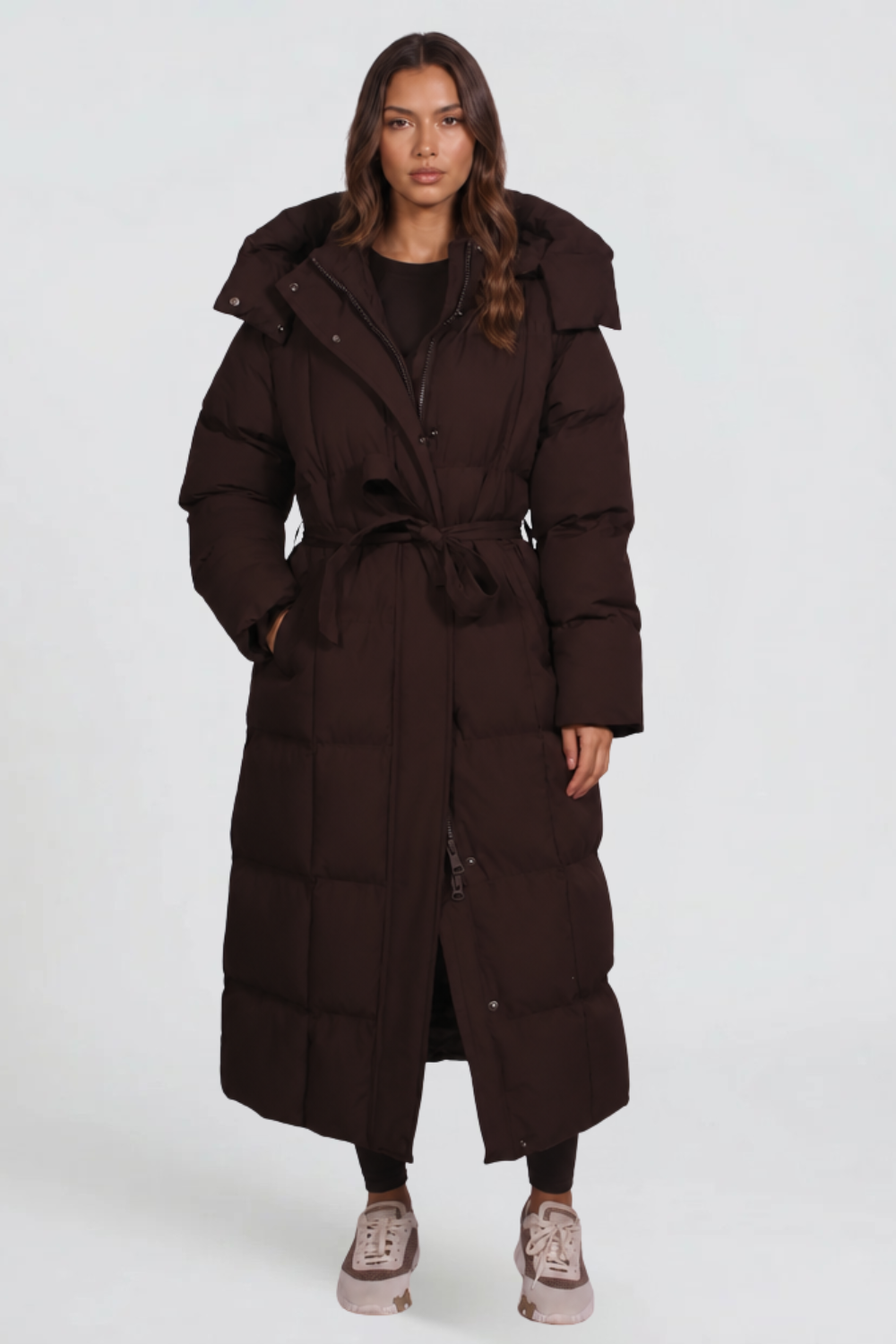 Manteau femme | Long manteau matelassé à capuche et ceinture à nouer pour les journées froides