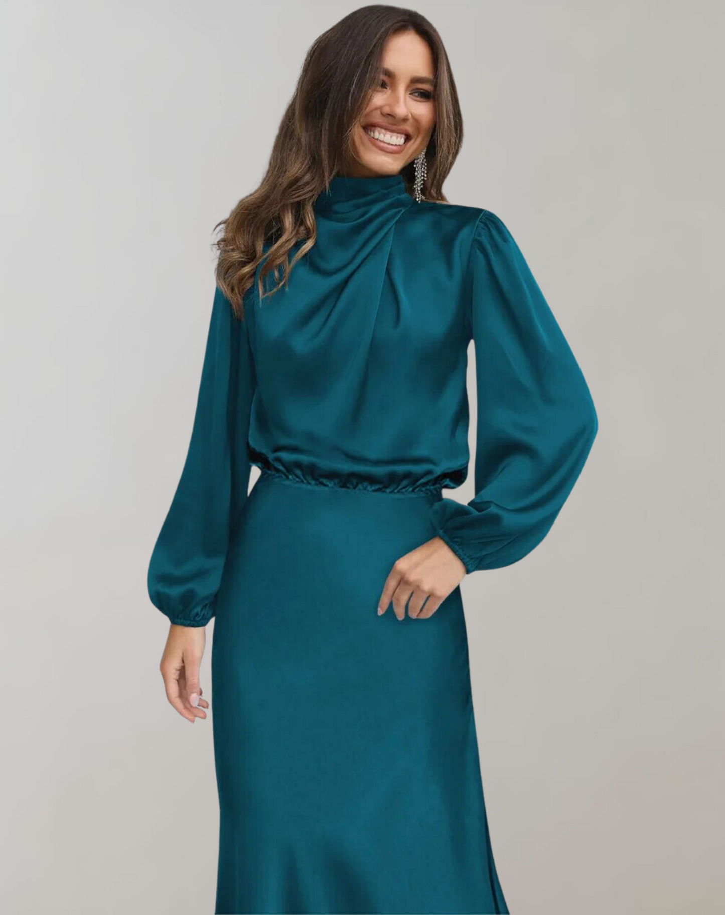 Justine | Robe de Soirée Satinée à Manches Bouffantes et Col Montant