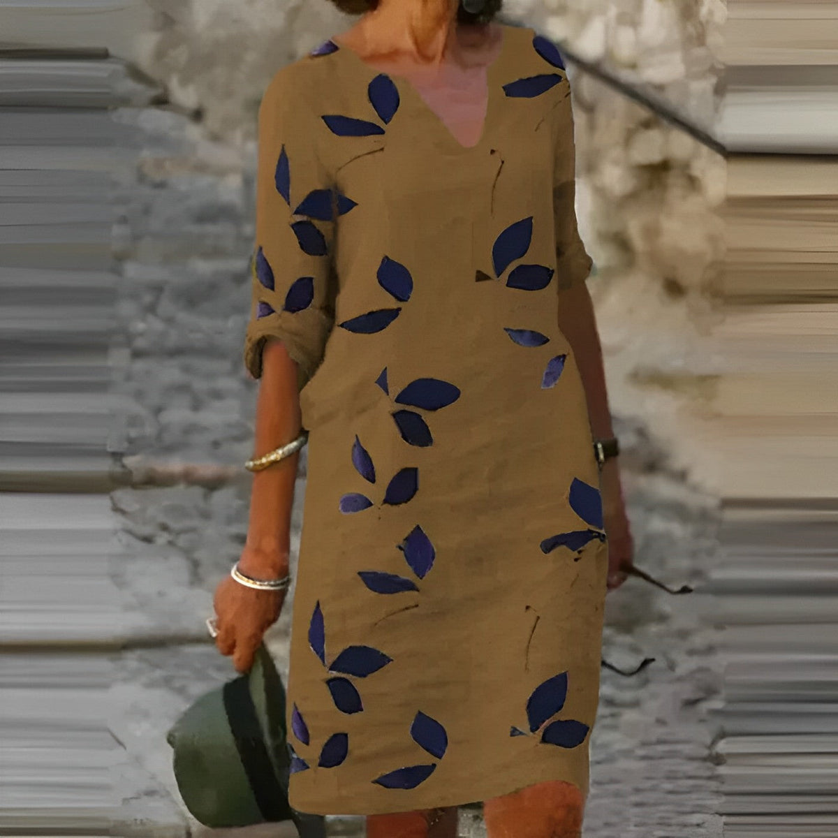 Robe droite fluide à encolure en V – Naturelle, légère & polyvalente