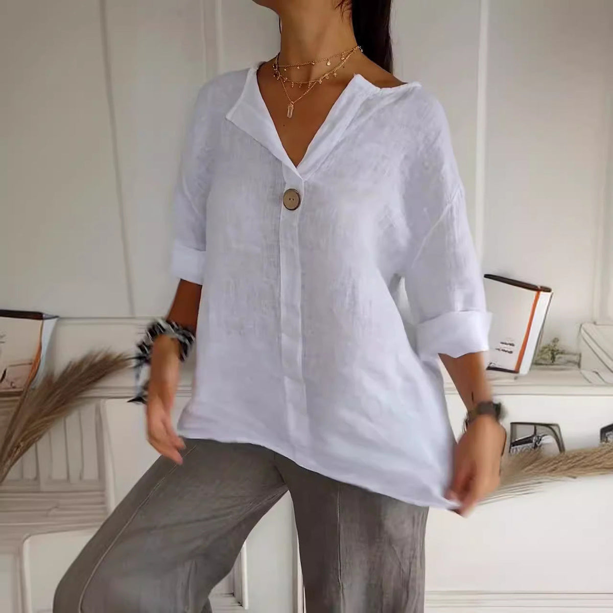 T-Shirt Femme à Col V avec Boutons – Style Décontracté pour le Quotidien