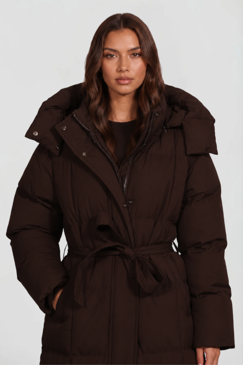 Manteau femme | Long manteau matelassé à capuche et ceinture à nouer pour les journées froides