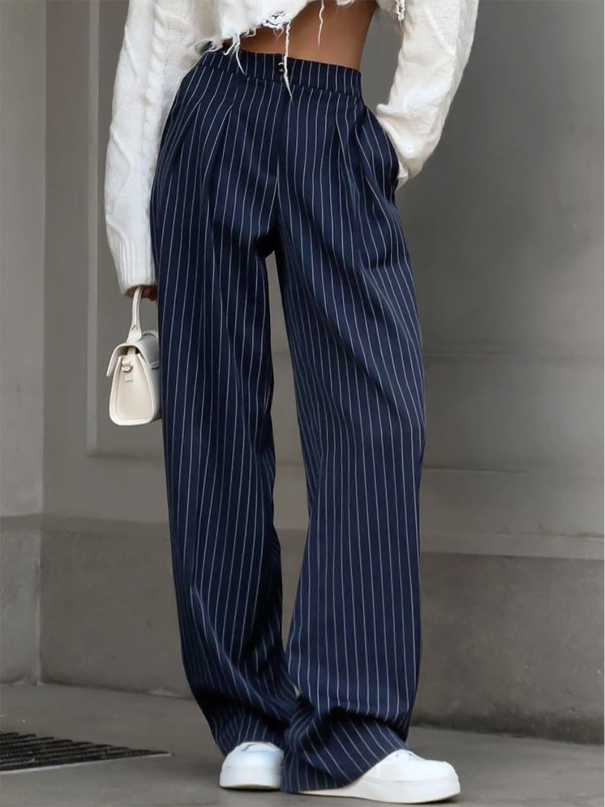 Pantalon à plis rayé pour femme – Élégant, Moderne & Polyvalent