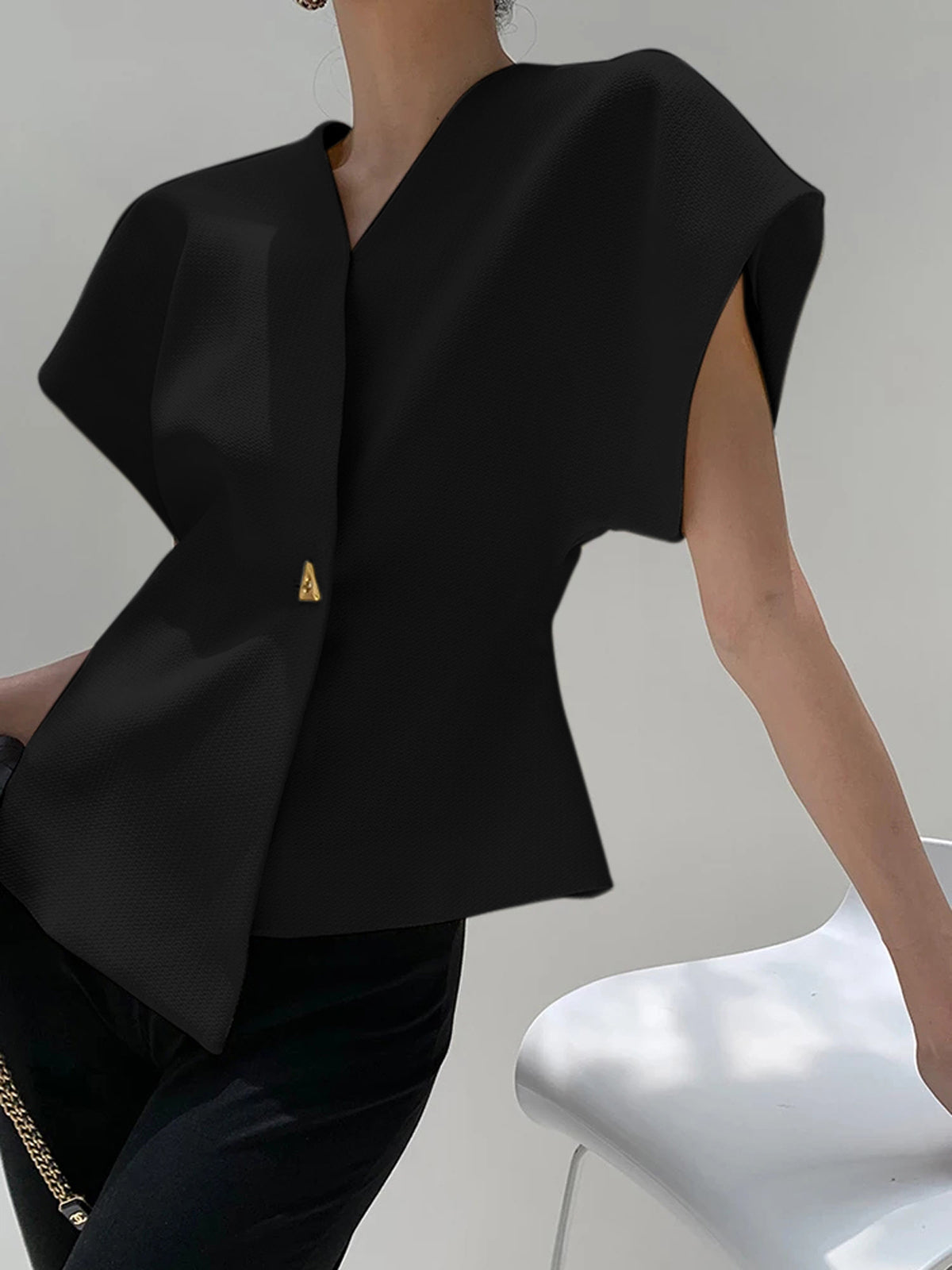 Blouse Élégante à Col V – Style Classique & Polyvalent