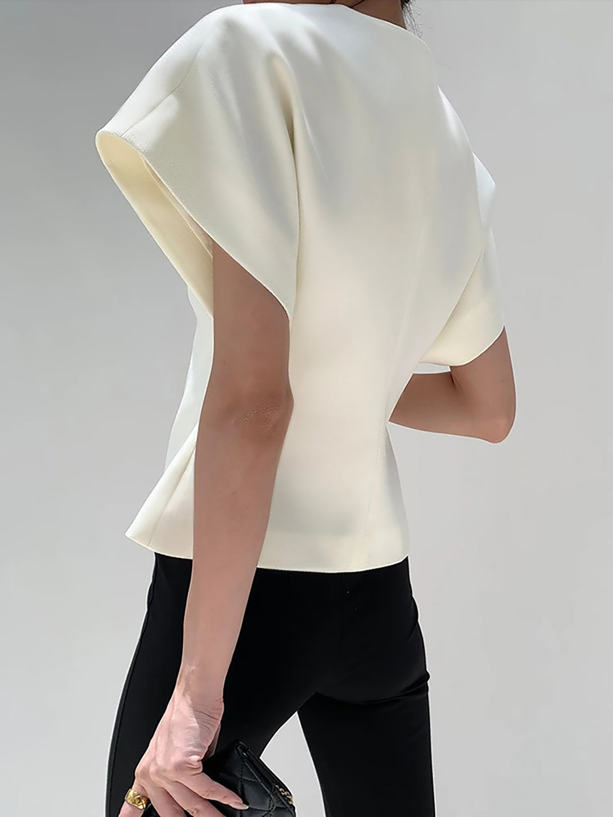 Blouse Élégante à Col V – Style Classique & Polyvalent