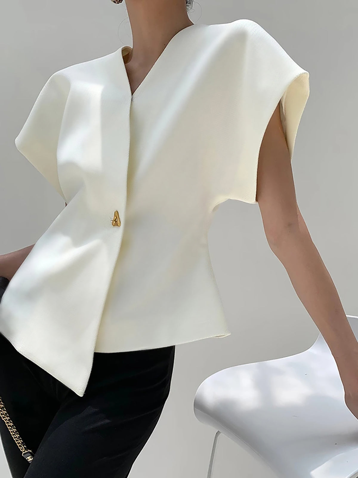 Blouse Élégante à Col V – Style Classique & Polyvalent