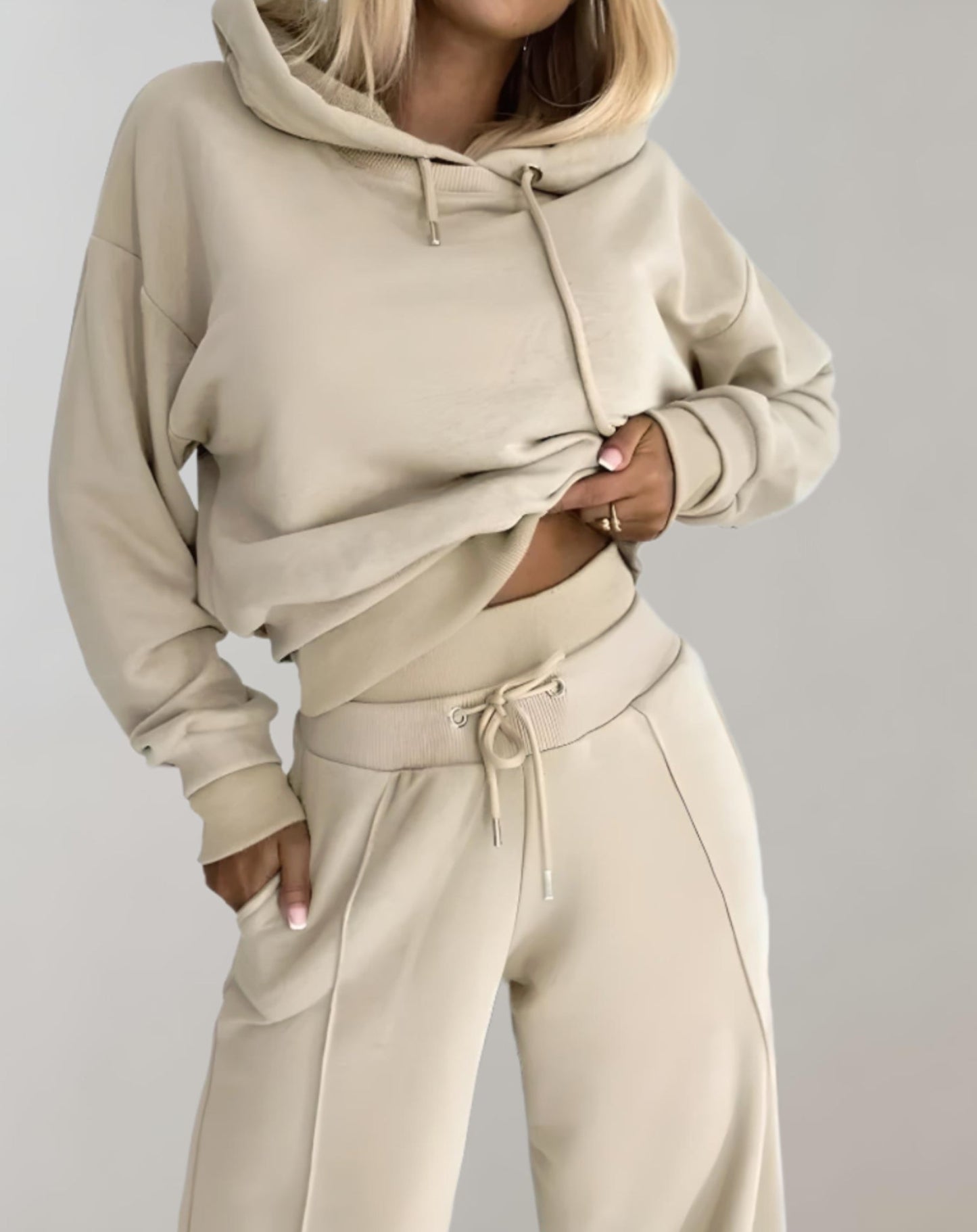 Ensemble Sweat à Capuche & Pantalon Large Femme | Confort et Style Sportif