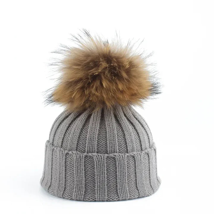 Bonnet Femme avec Pompon | Tricot Doux & Forme Ajustée