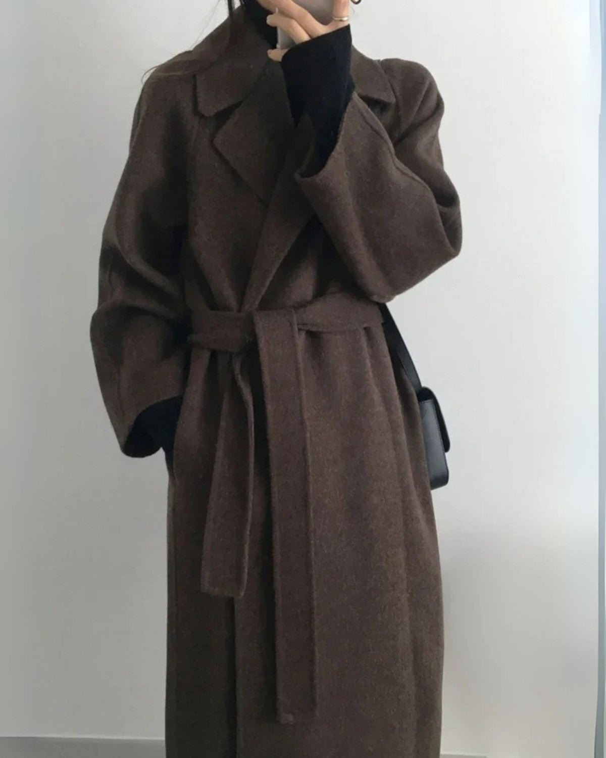 Noémi | Manteau Long à Ceinture et Col Revers pour Femmes