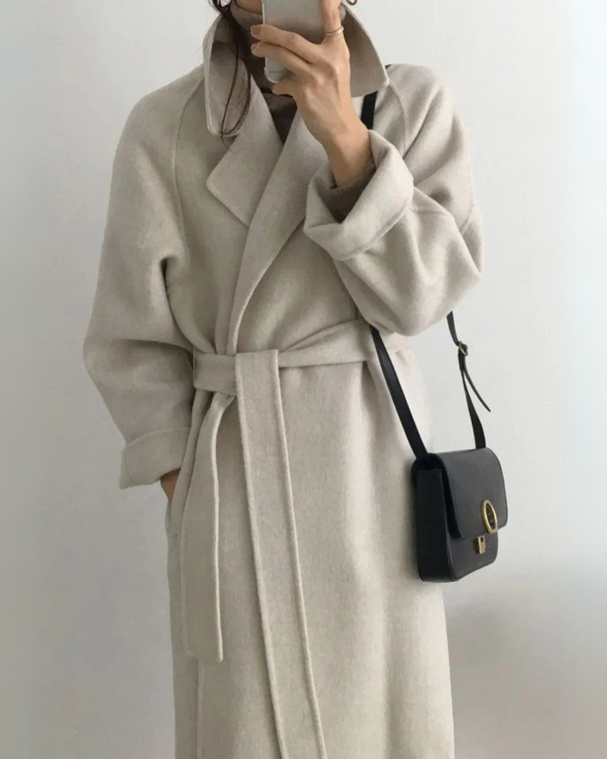 Noémi | Manteau Long à Ceinture et Col Revers pour Femmes