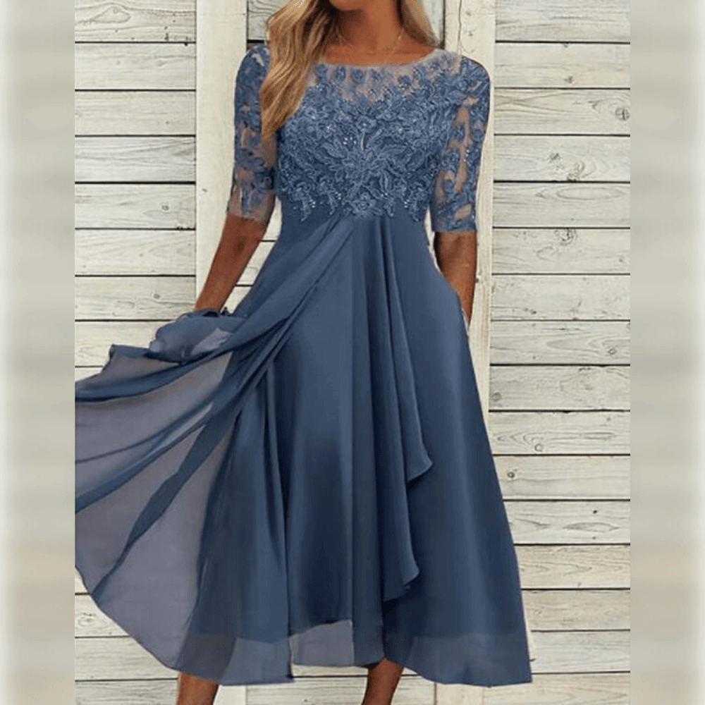 Robe élégante en dentelle avec jupe fluide – Raffinement, légèreté & style intemporel