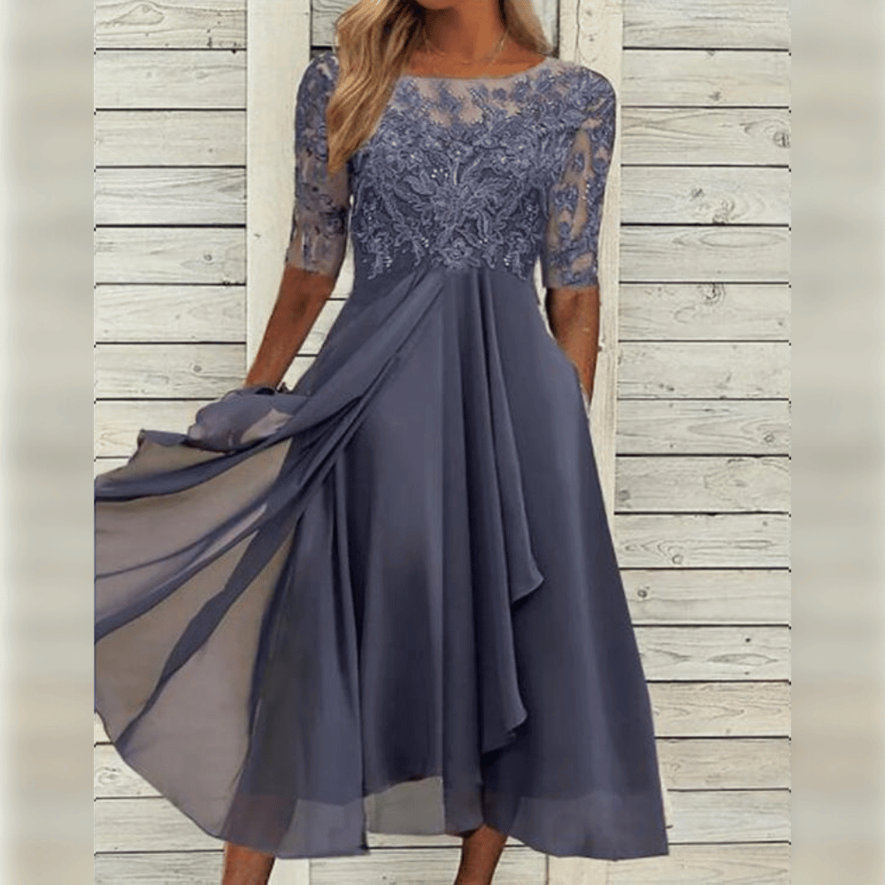 Robe élégante en dentelle avec jupe fluide – Raffinement, légèreté & style intemporel
