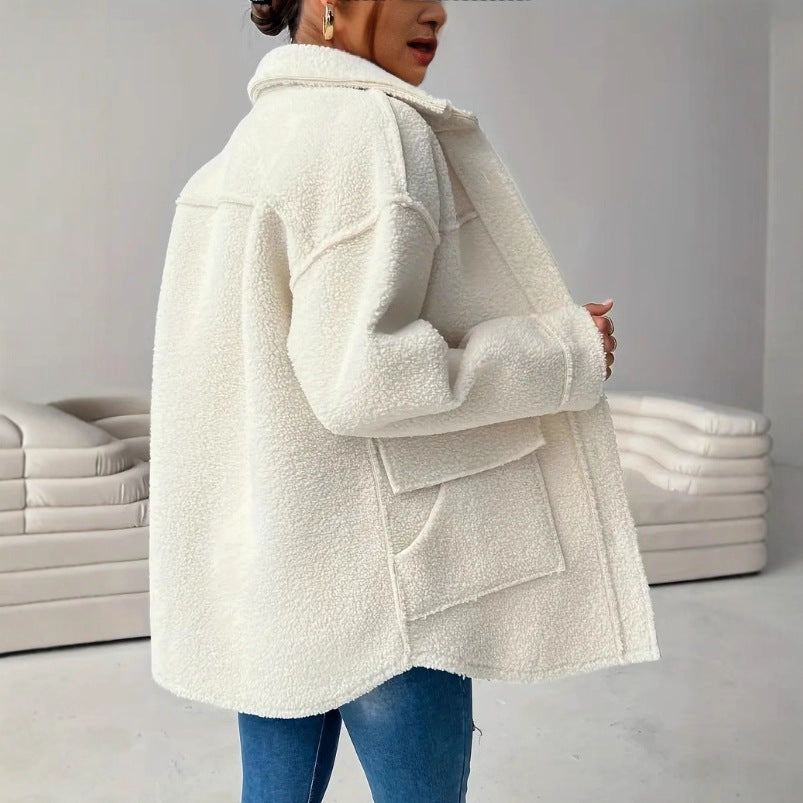 Élorette | Manteau Femme Blanc Oversized en Teddy Fleece avec Boutons et Poches Plaquées