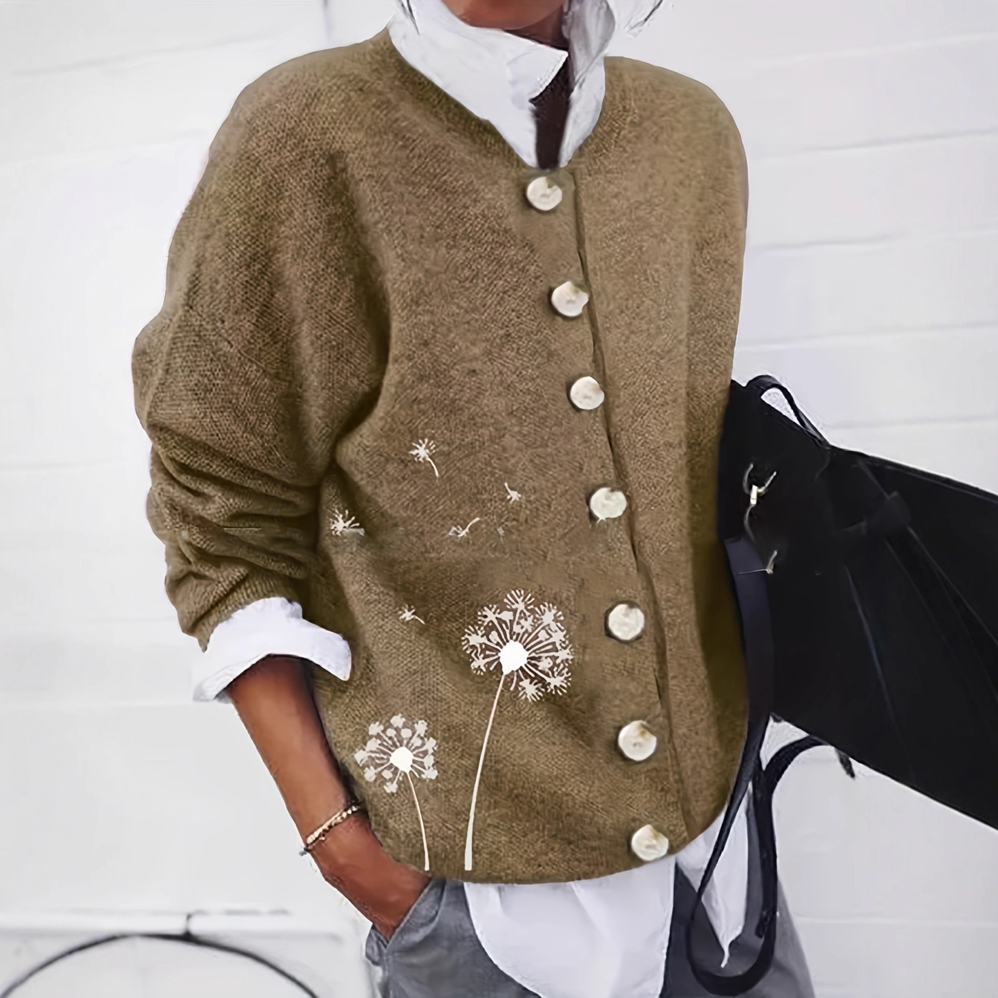 Cardigan Femme Imprimé Pissenlit | Gilet Boutonné pour un Style Naturel et Raffiné
