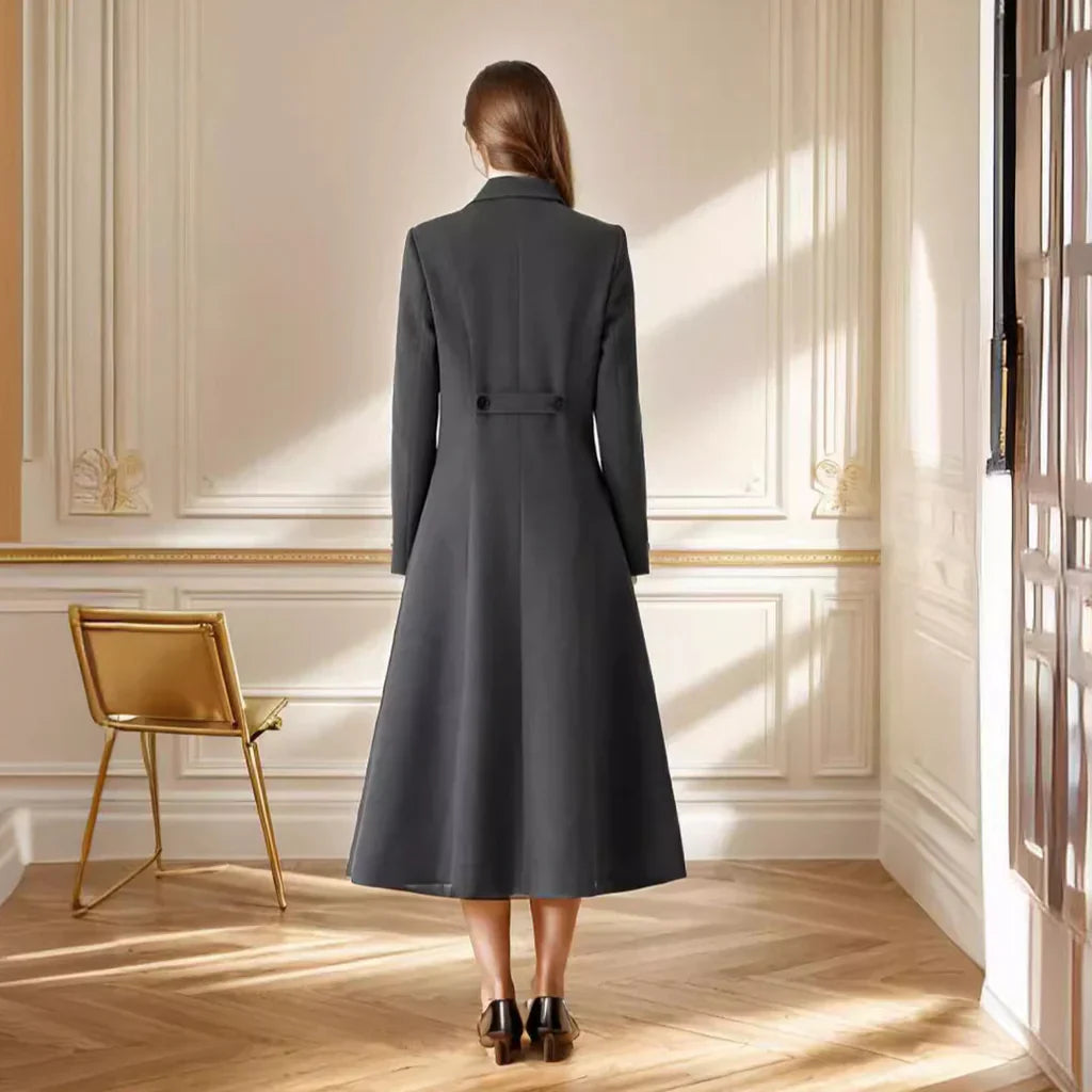 Émeline | Manteau Femme Long Tailored Fit en Mélange de Laine avec Boutons Double Rang et Col Classique