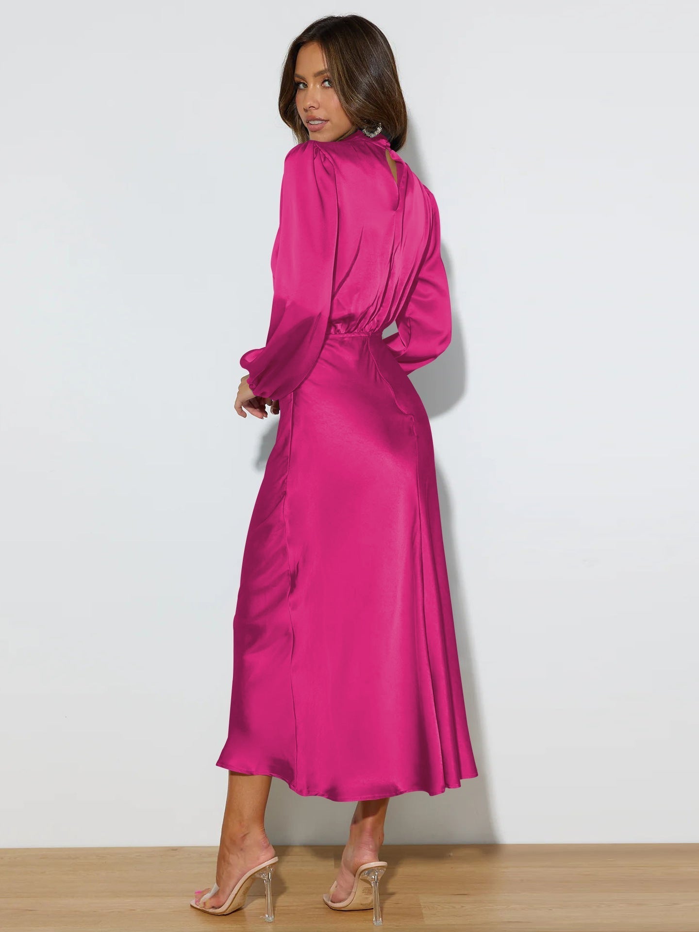 Justine | Robe de Soirée Satinée à Manches Bouffantes et Col Montant