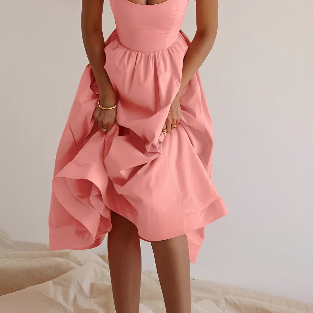 Robe d’Été Élégante à Fines Bretelles – Légèreté Féminine & Style Moderne