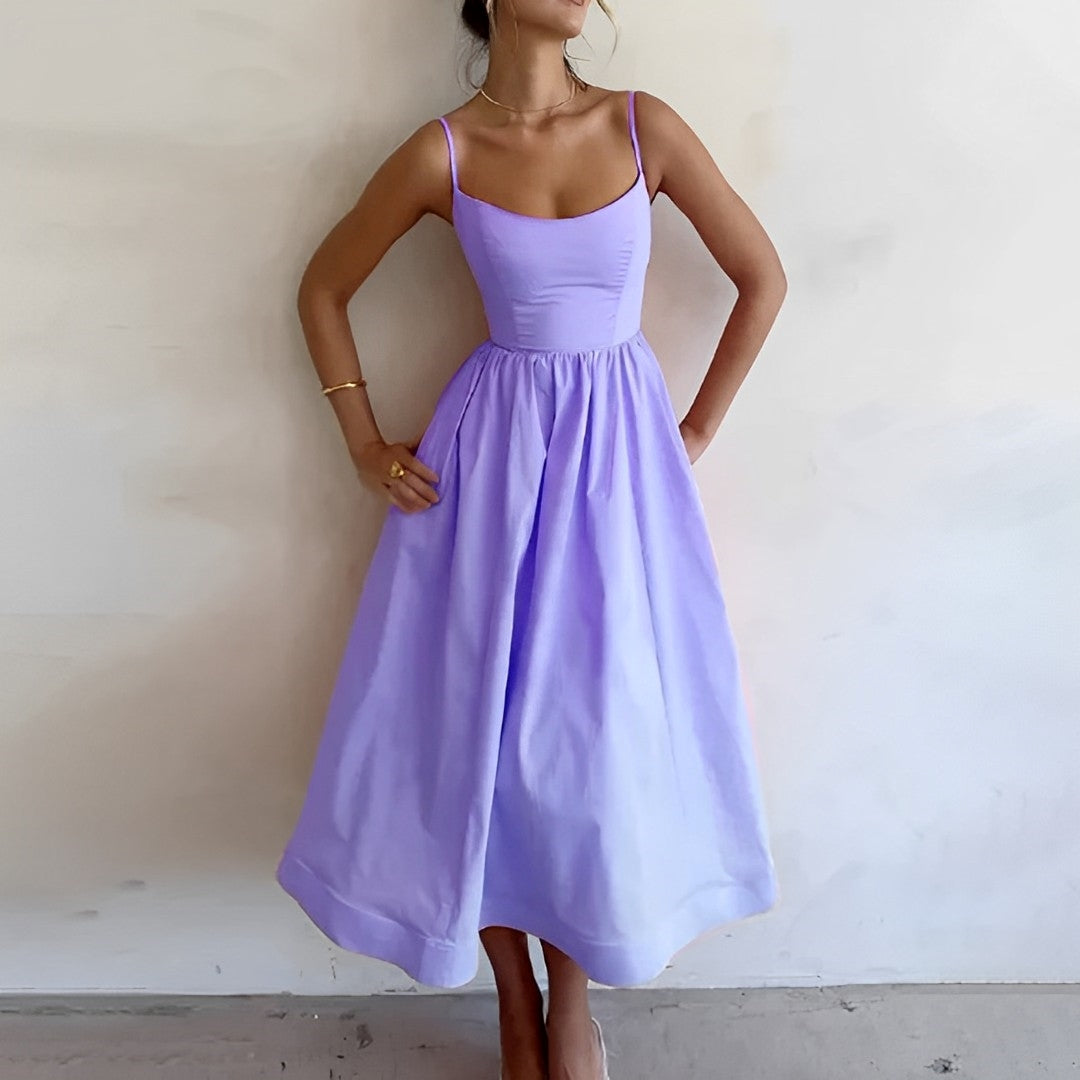 Robe d’Été Élégante à Fines Bretelles – Légèreté Féminine & Style Moderne