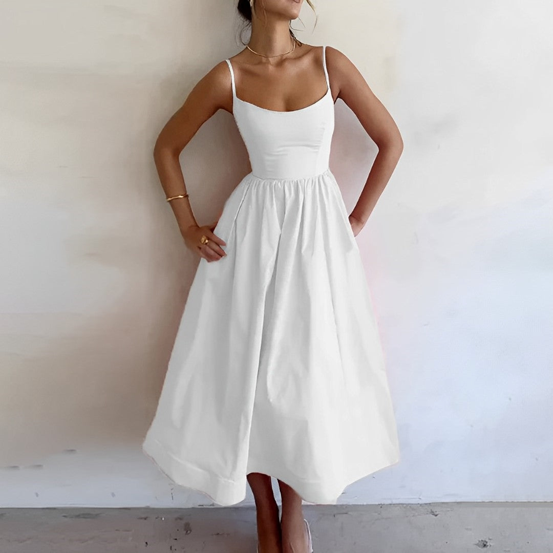 Robe d’Été Élégante à Fines Bretelles – Légèreté Féminine & Style Moderne