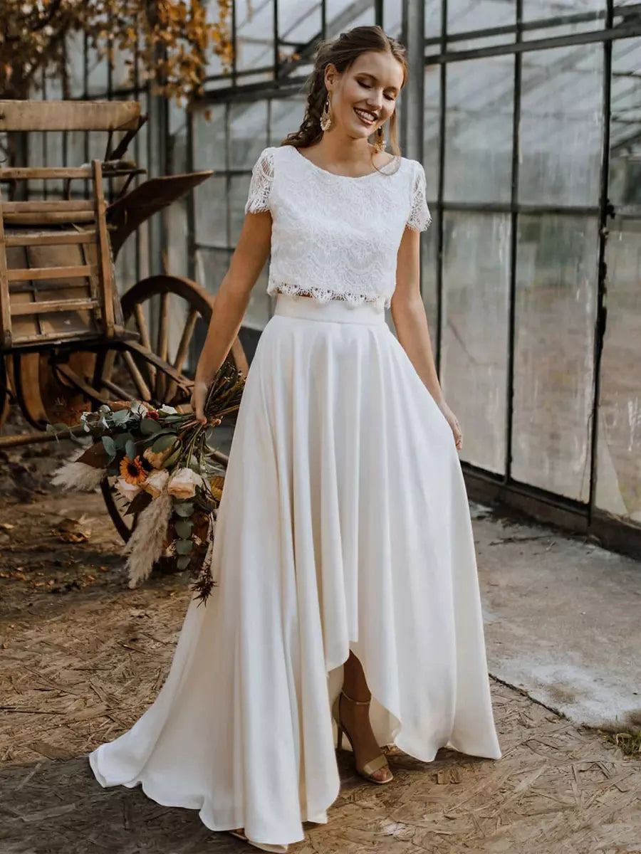 Robe de mariée fluide avec corsage en dentelle – Romantique, élégante & aérienne