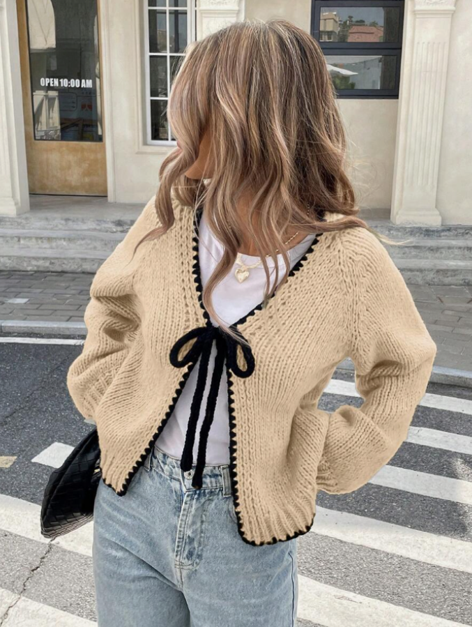 Tie-Front Knit Cardigan | Gilet Court en Maille avec Liens à Nouer & Finitions Contrastées