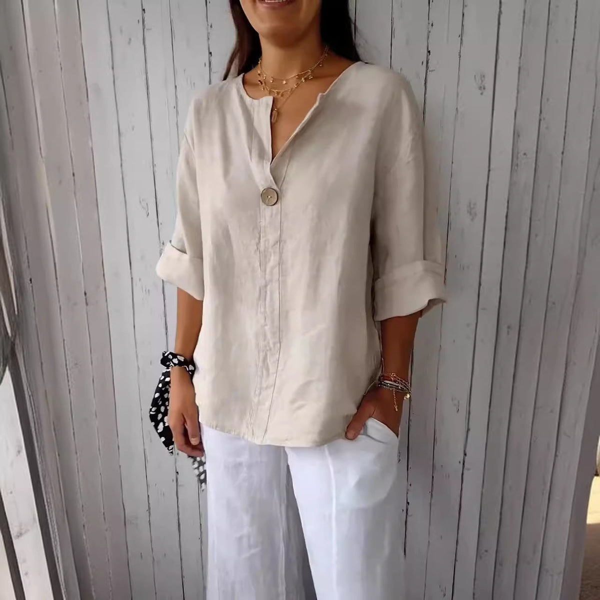 T-Shirt Femme à Col V avec Boutons – Style Décontracté pour le Quotidien