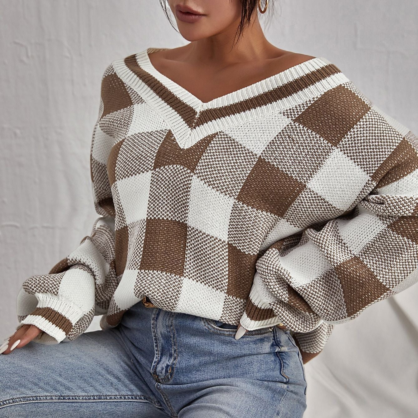 Clarisse –|Pull Femme à Carreaux Marron & Blanc, Col V, Coupe Ample