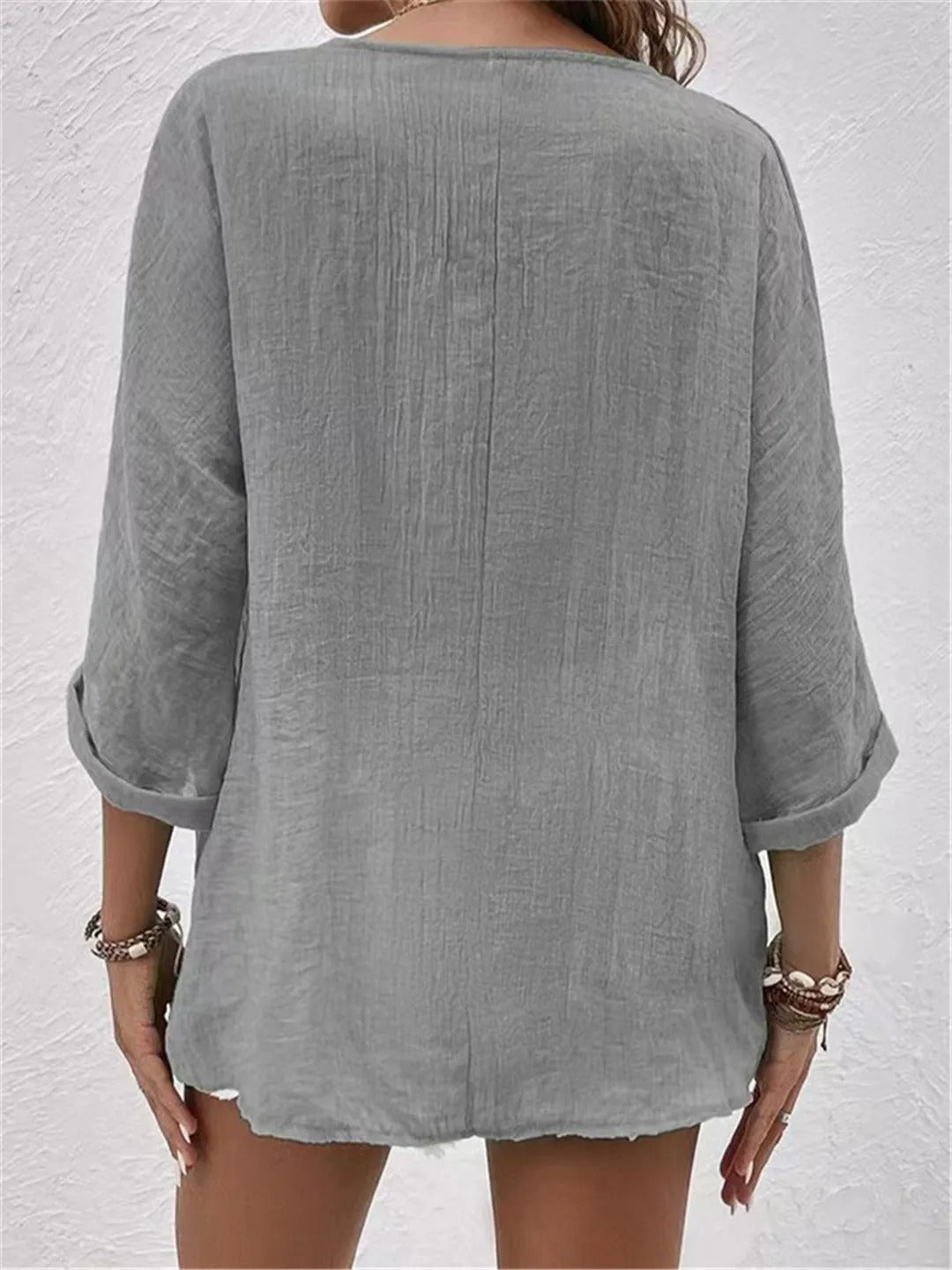 Blouse Élégante à Col V – Style Polyvalent & Confort Léger