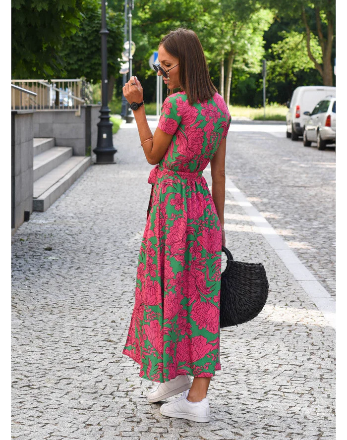 Robe midi portefeuille estivale – Légèreté, féminité & élégance moderne