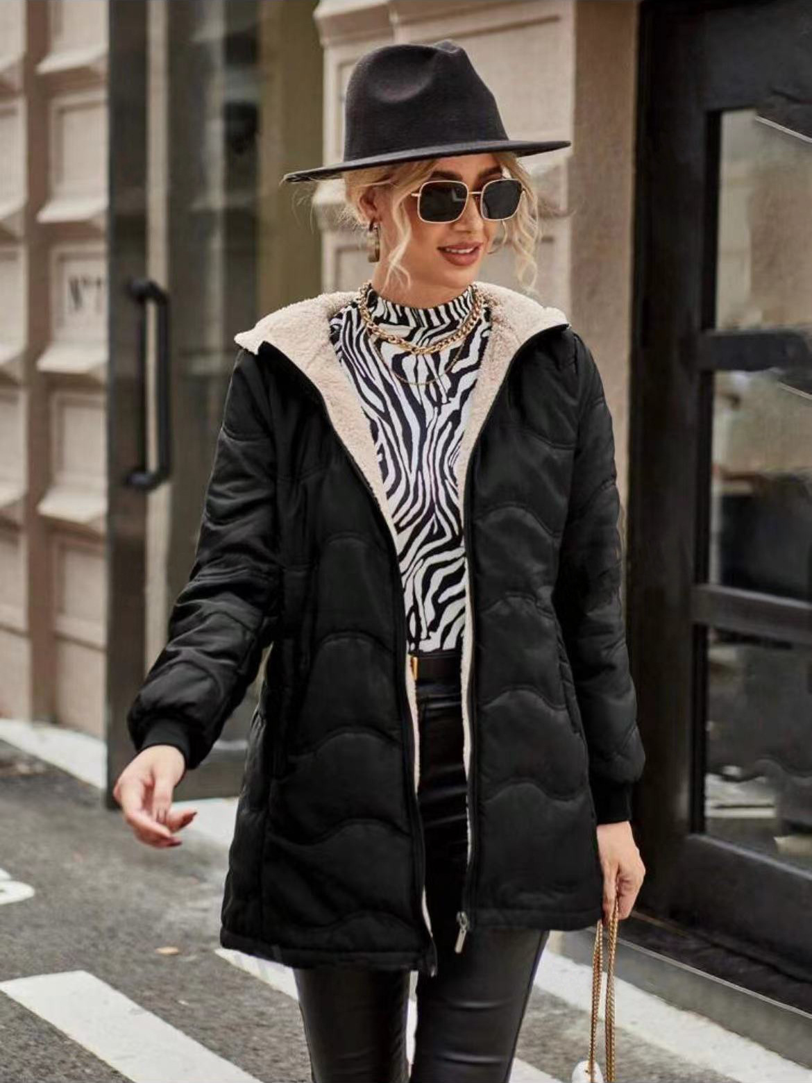 Geneviève | Trench Coat Femme Noir Slim Fit, Doublure Fleece avec Capuche et Poignets Côtelés