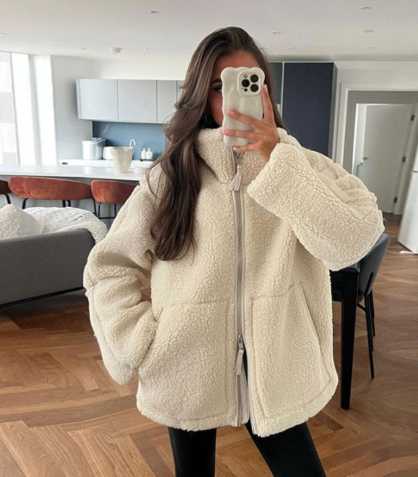 Jehanne | Veste Femme Teddy Oversize en Polaire avec Fermeture Éclair et Col Montant