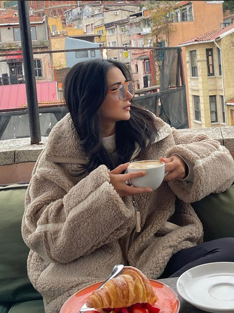 Jehanne | Veste Femme Teddy Oversize en Polaire avec Fermeture Éclair et Col Montant