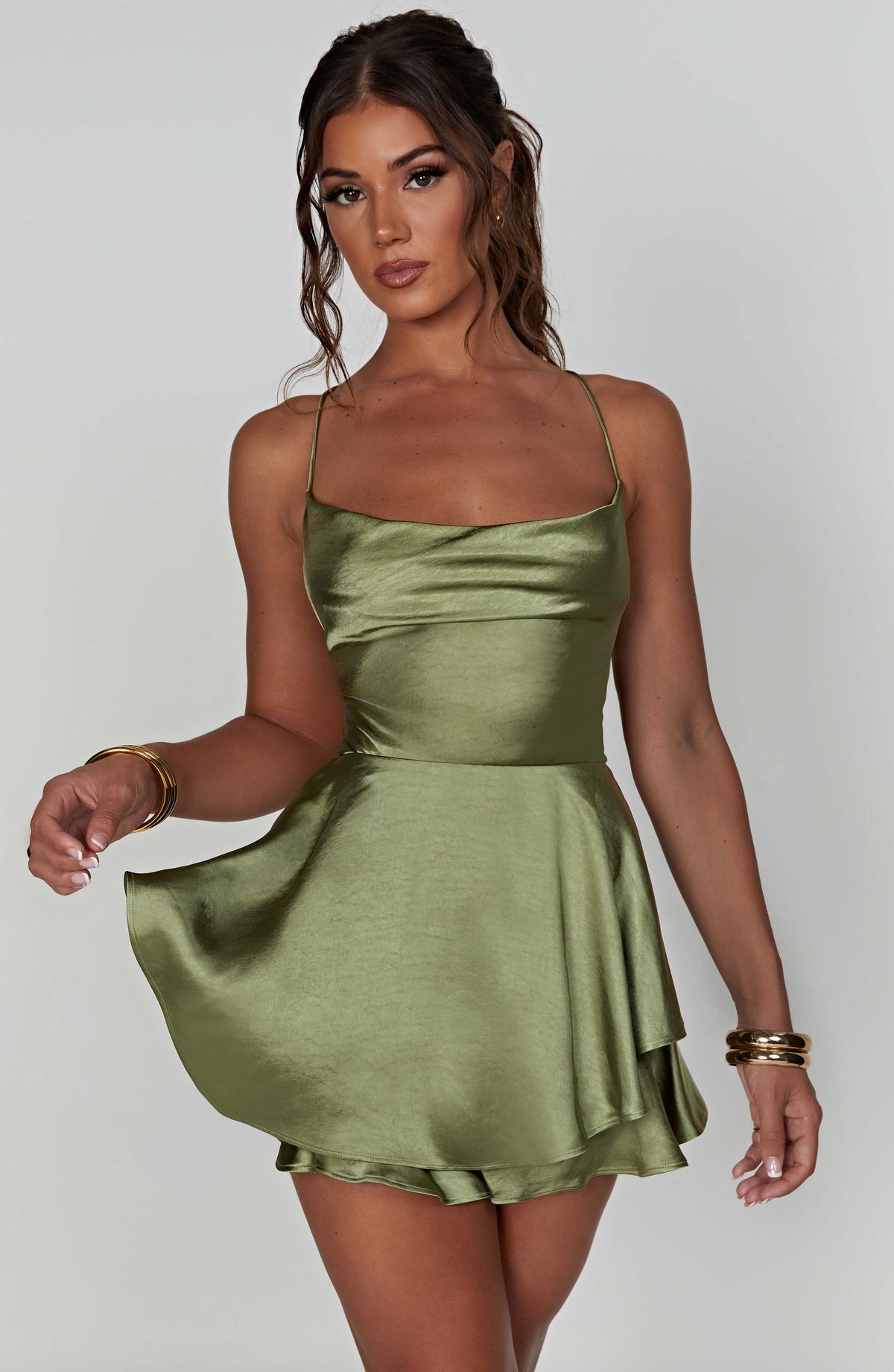 Robe Mini Élégante en Satin – Glamour, Style & Élégance Féminine