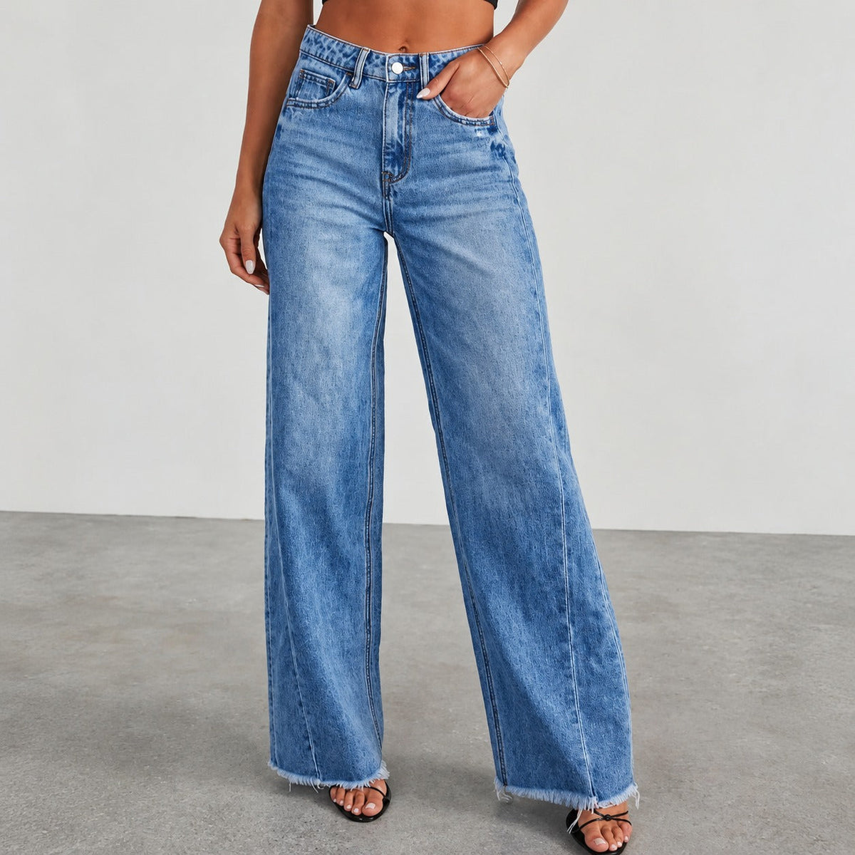 Jean femme | Jean taille haute à coupe large avec ourlet effiloché