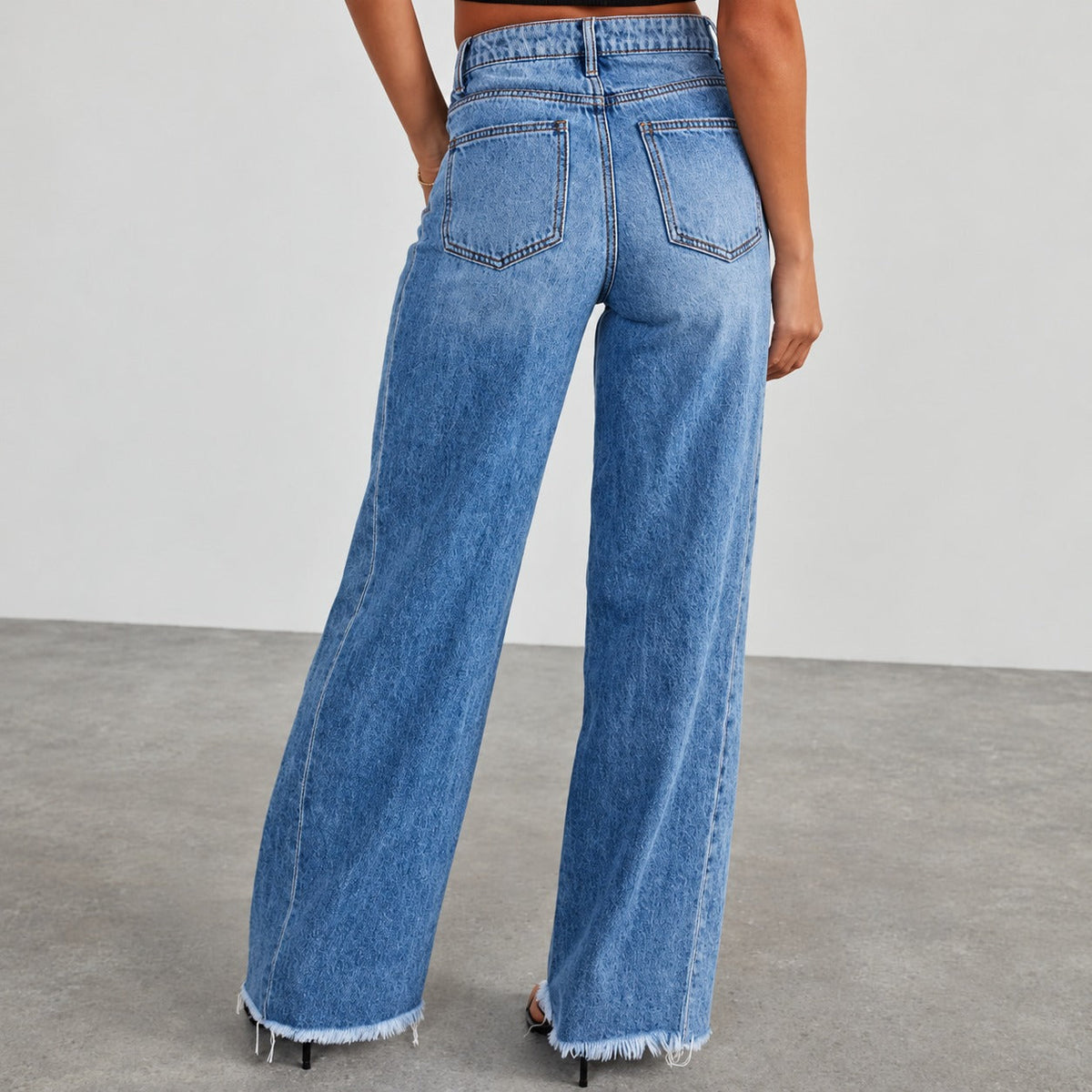 Jean femme | Jean taille haute à coupe large avec ourlet effiloché