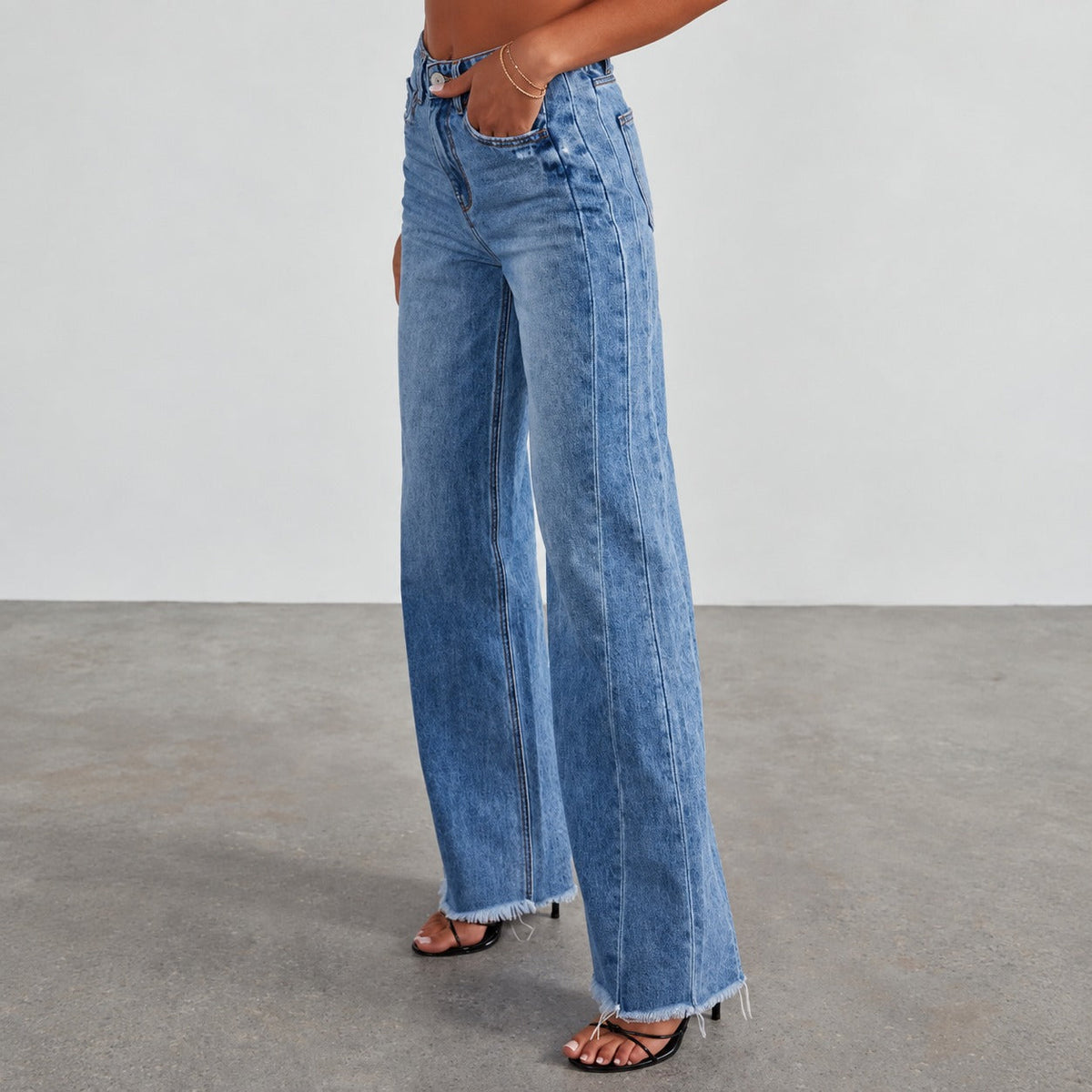 Jean femme | Jean taille haute à coupe large avec ourlet effiloché